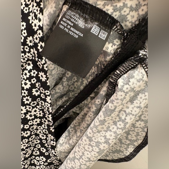 Uniqlo Black and White Floral Midi Dress - Picture 2 of 5